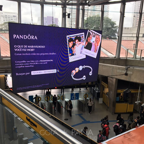 Pandora - Cenografia e ativações criadas para envolver os convidados no novo posicionamento da marca.